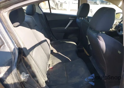 2010 Mazda Mazda3 S Sport z USA, uszkodzony, nr VIN JM1BL1S59A1217377